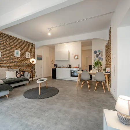 Loftdesign 7 Personen Boxspring Ludwigshafen Basf アパート *